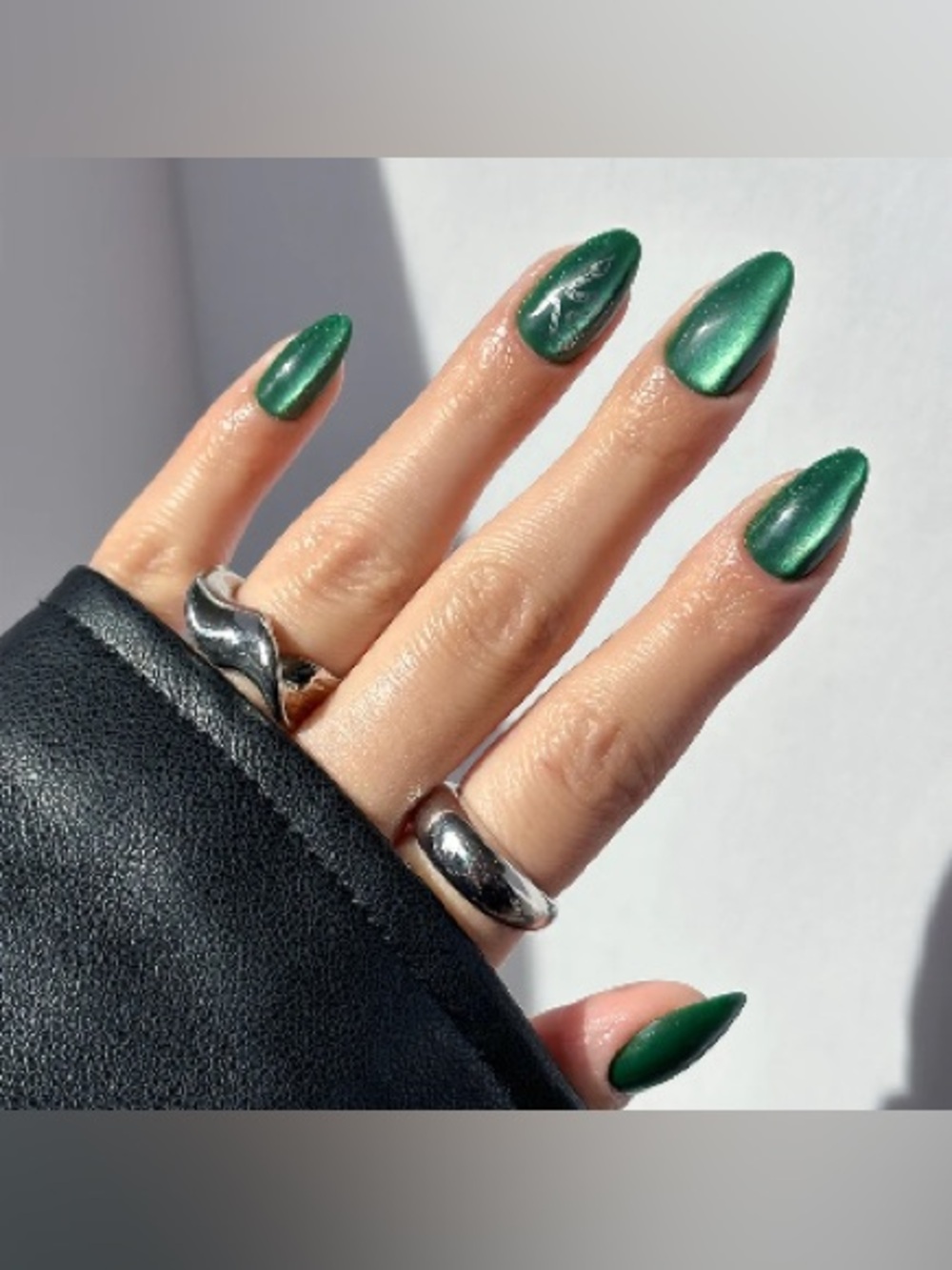Glamnetic Harry Potter Slytherin Velvet Green Snake Press-On Nails Short Almond